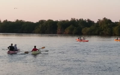 Kayak en Barra de Potosí